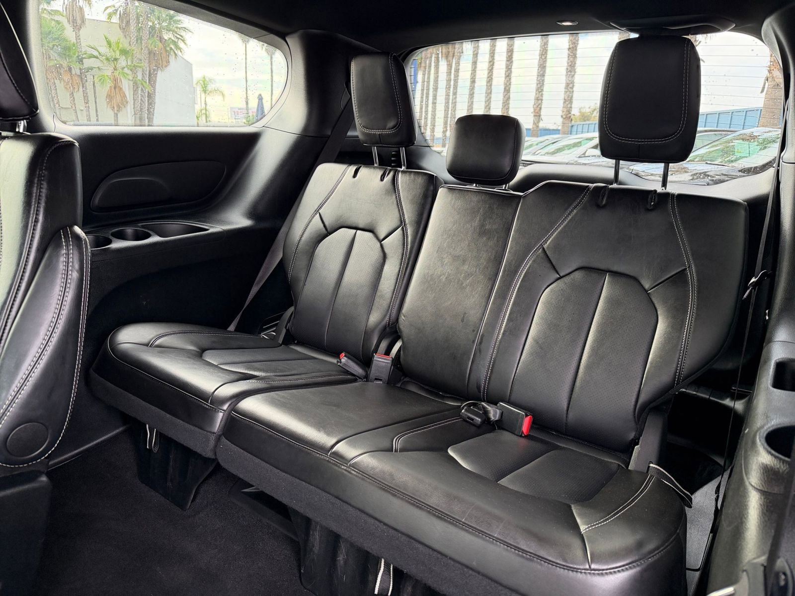 Used 2025 Chrysler Pacifica Select image 31