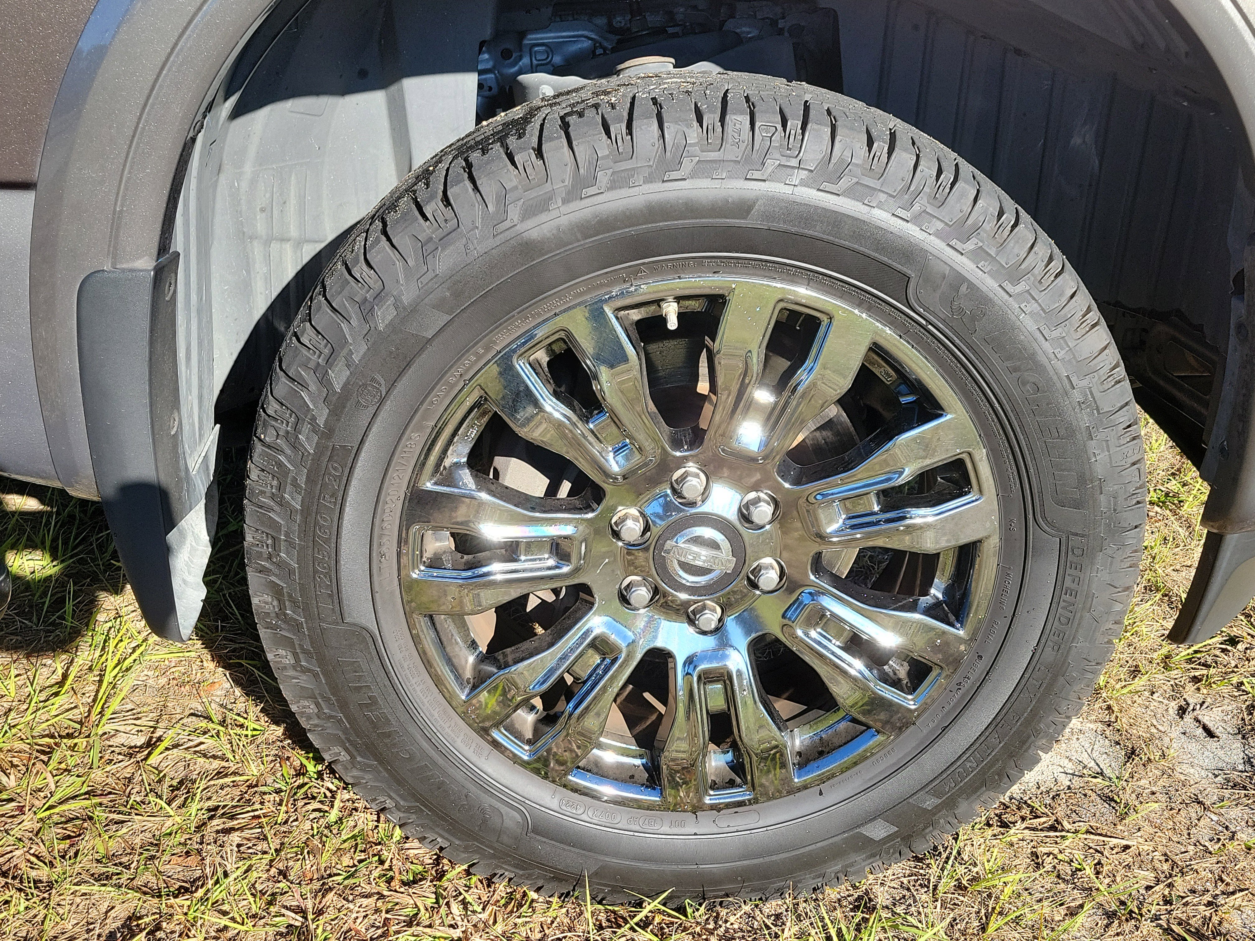 Used 2017 Nissan Titan Platinum Reserve image 18