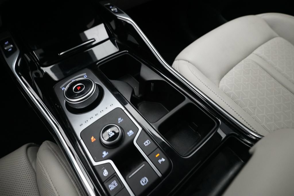 Certified 2023 Kia Sorento SX Prestige w/ Panoramic Sunroof Package AWD/4WD image 17