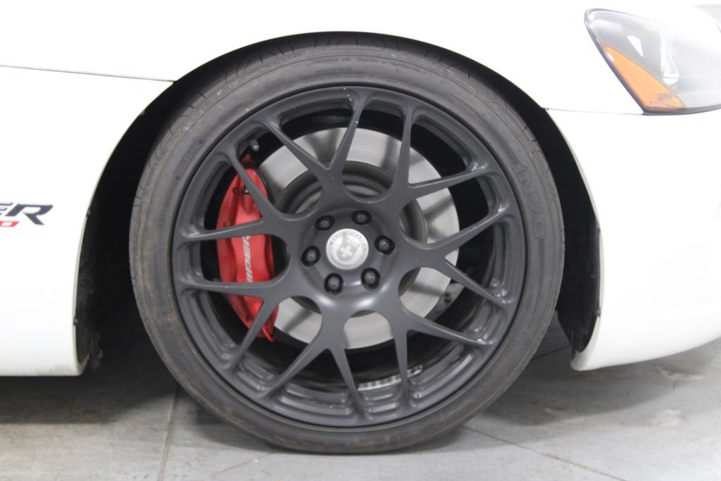 Used 2004 Dodge Viper SRT-10 RWD image 12