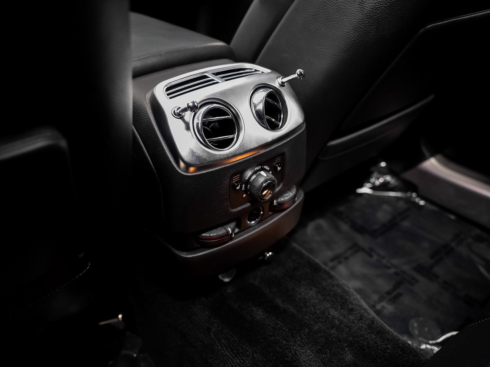 Used 2011 Rolls-Royce Ghost RWD image 40
