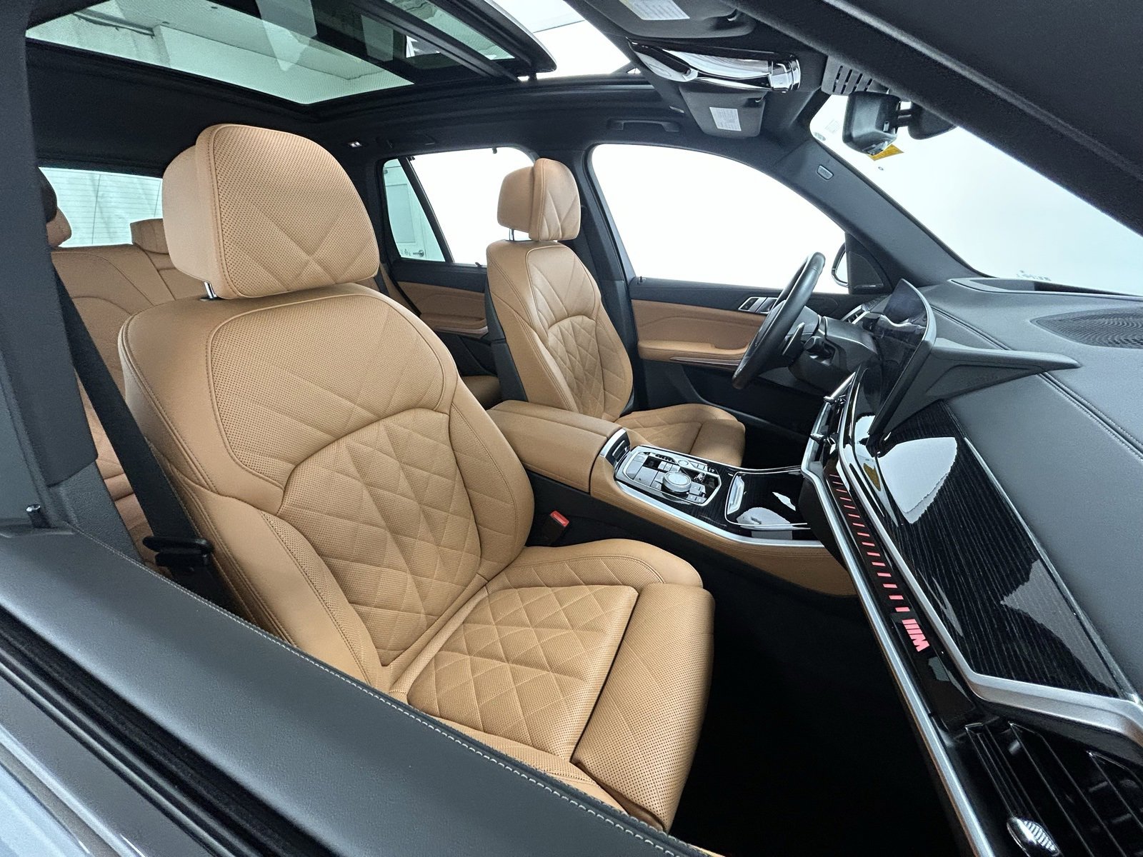 Used 2025 BMW X5 M60i image 43