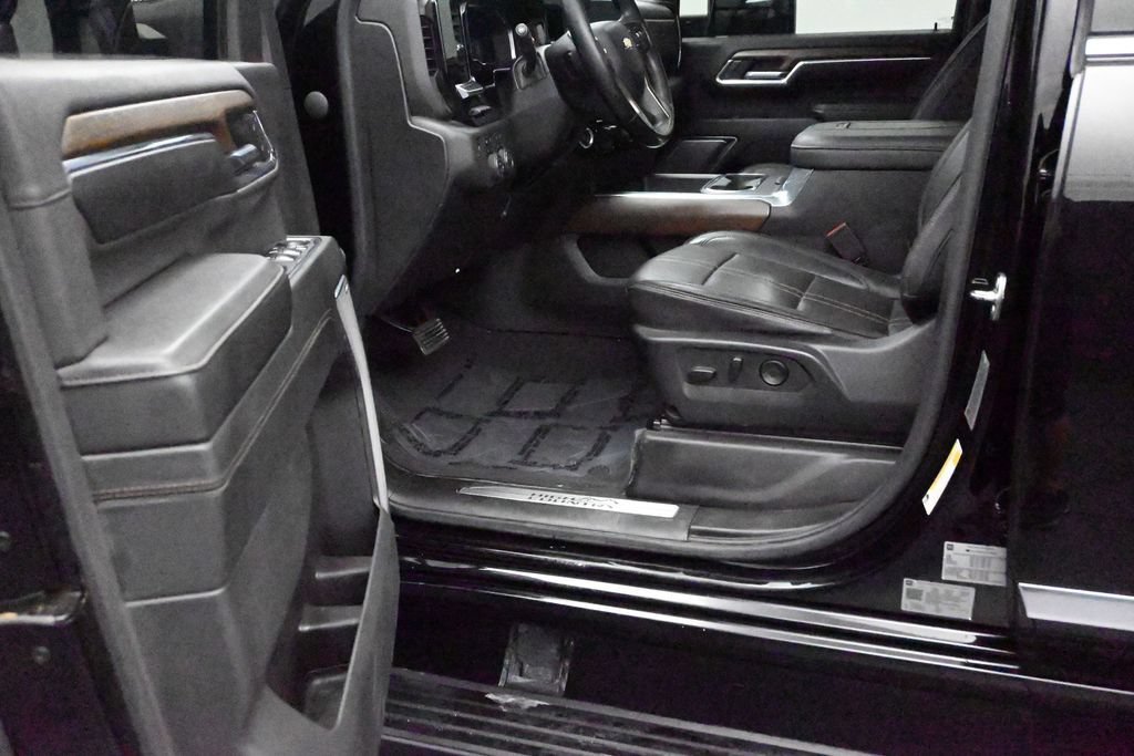 Used 2024 Chevrolet Silverado 2500 High Country w/ High Country Premium Package AWD/4WD image 10