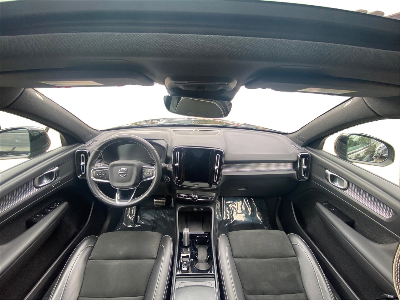 Used 2021 Volvo XC40 T5 R-Design image 35