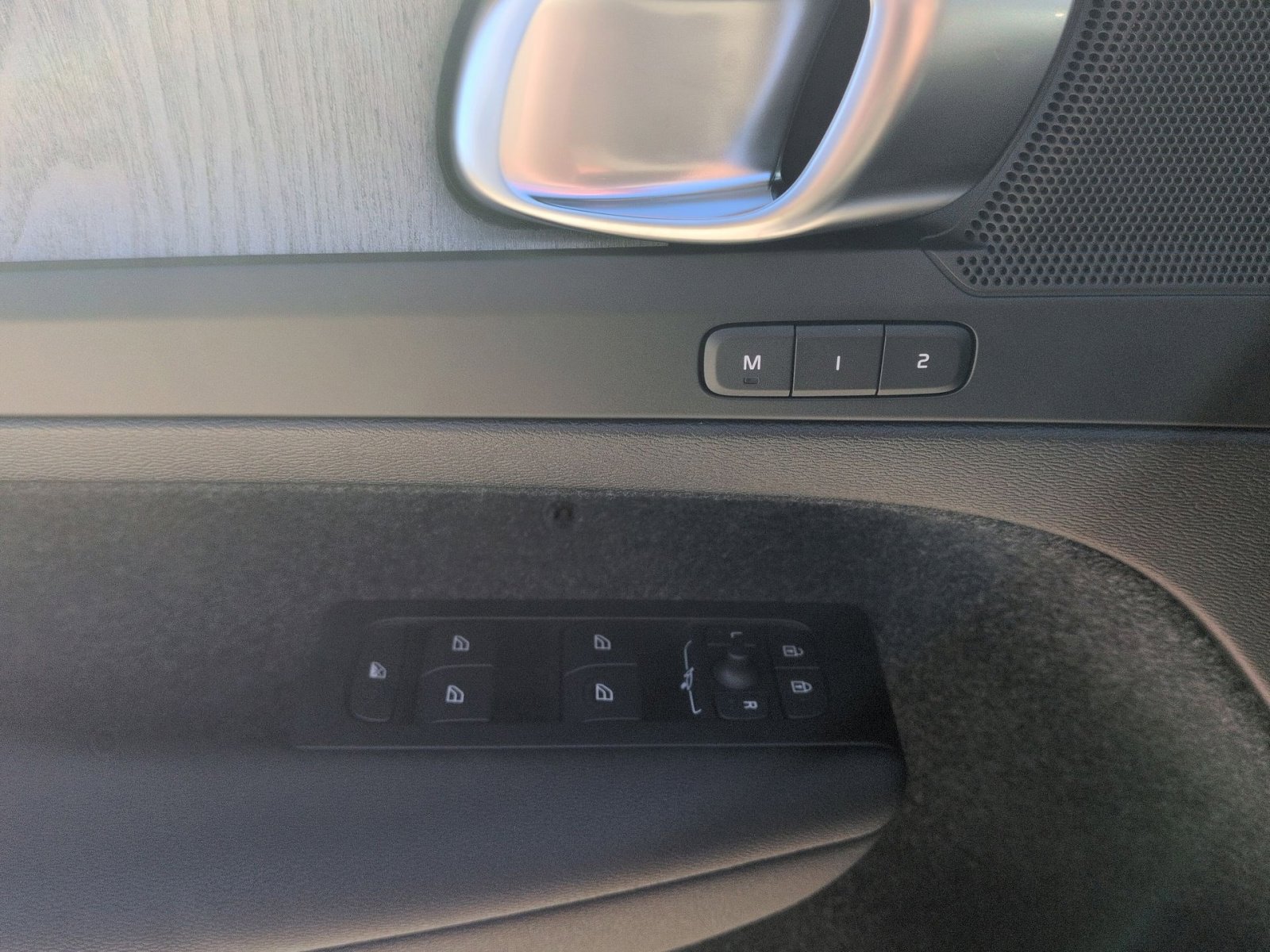 New 2026 Volvo XC40 B5 Plus w/ Protection Package Premier image 15