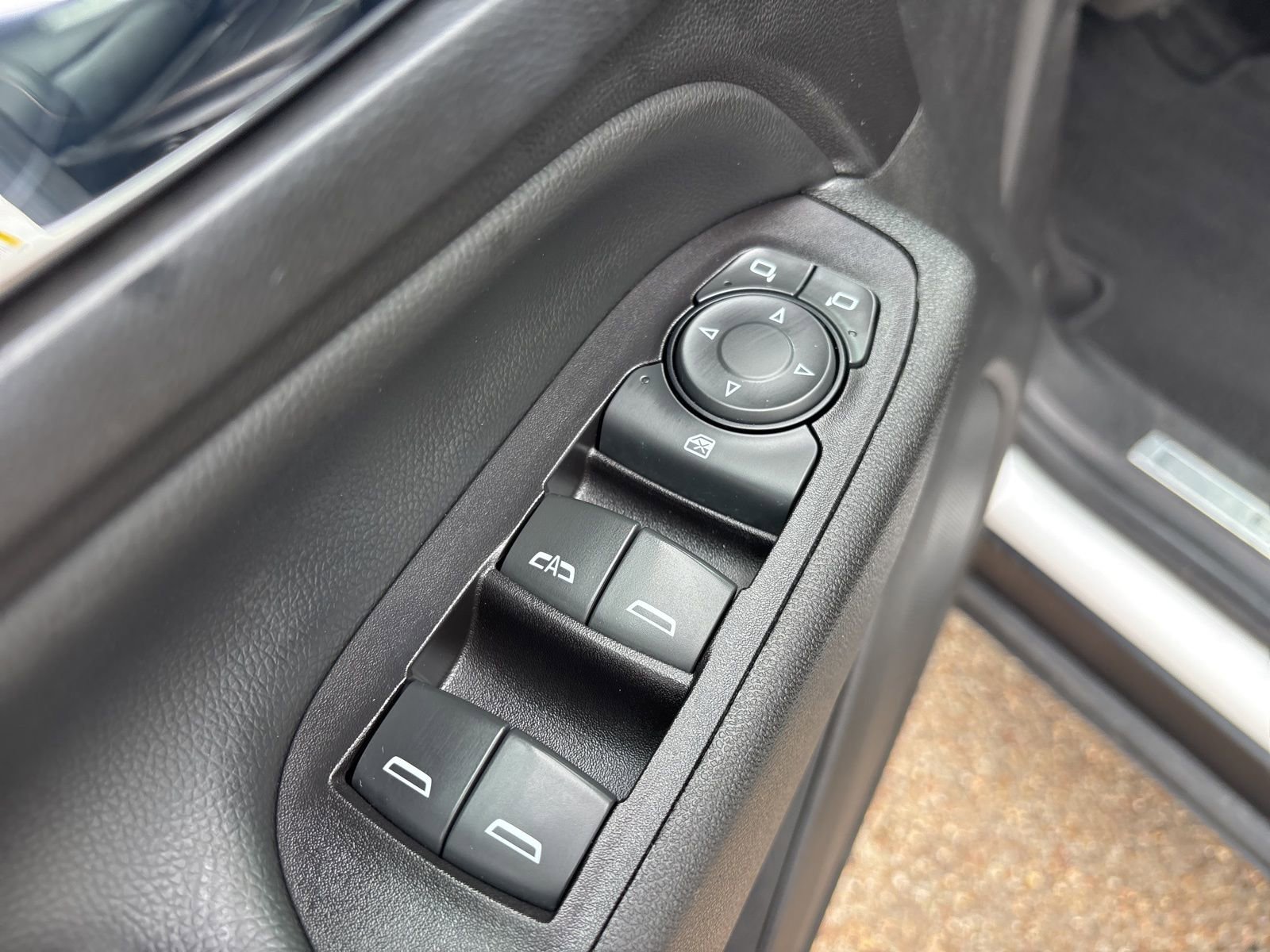 Used 2019 Chevrolet Equinox Premier image 11