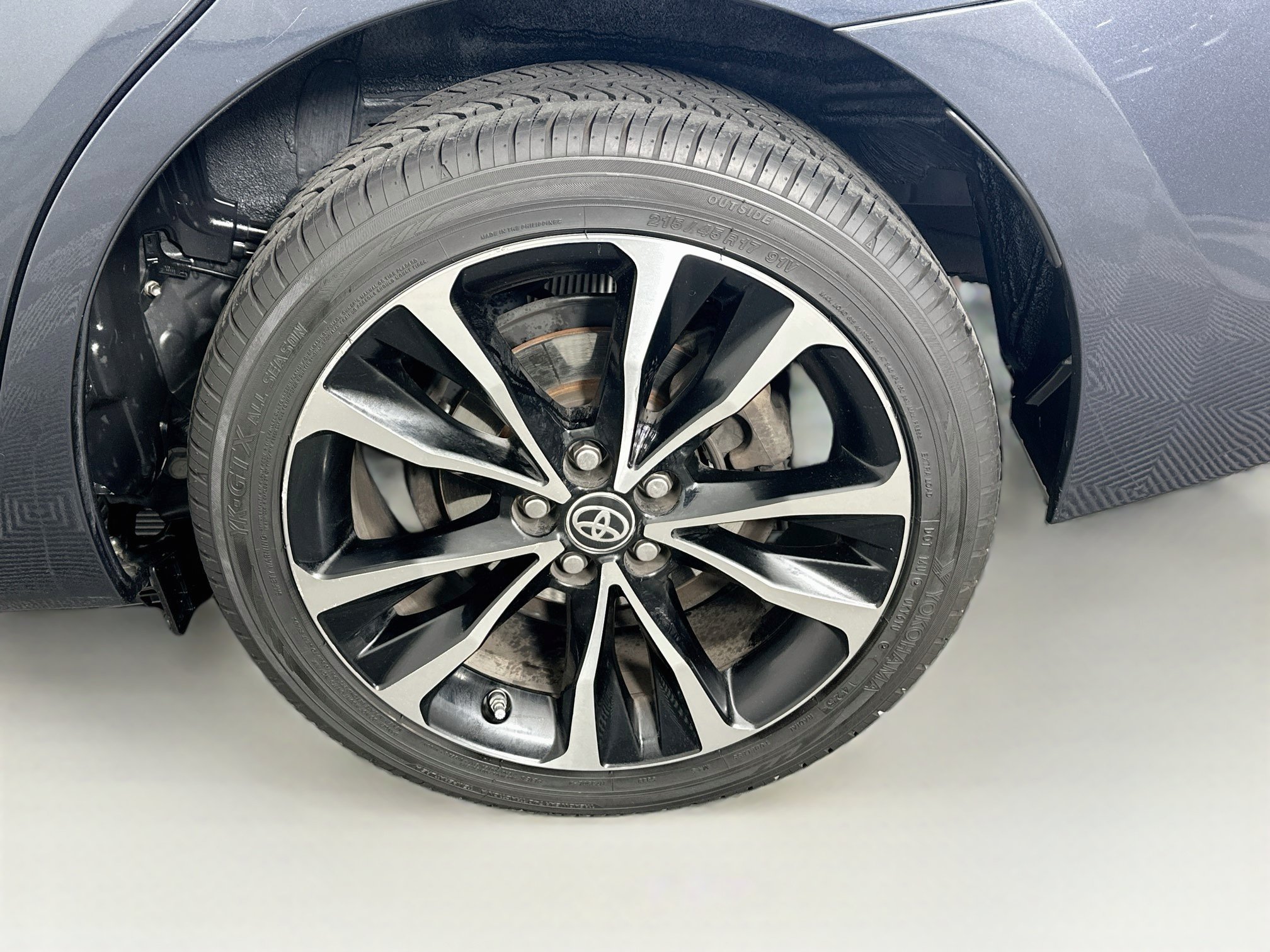 Used 2019 Toyota Corolla SE w/ Carpet Mat Package (TMS) FWD image 11