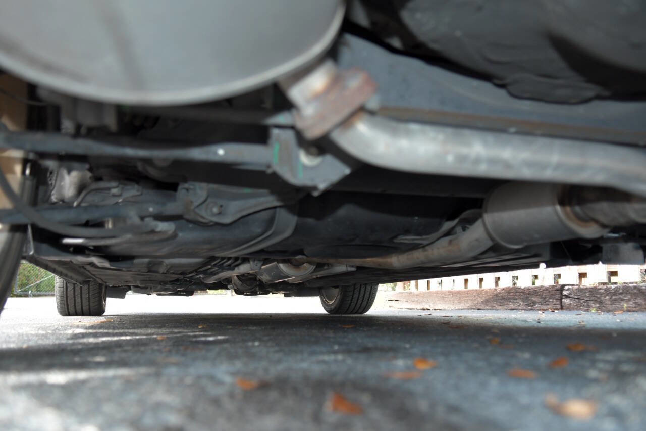 Used 2010 Honda Accord EX-L image 9