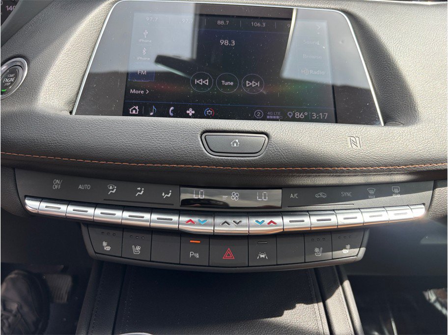 Used 2020 Cadillac XT4 Premium Luxury FWD image 33
