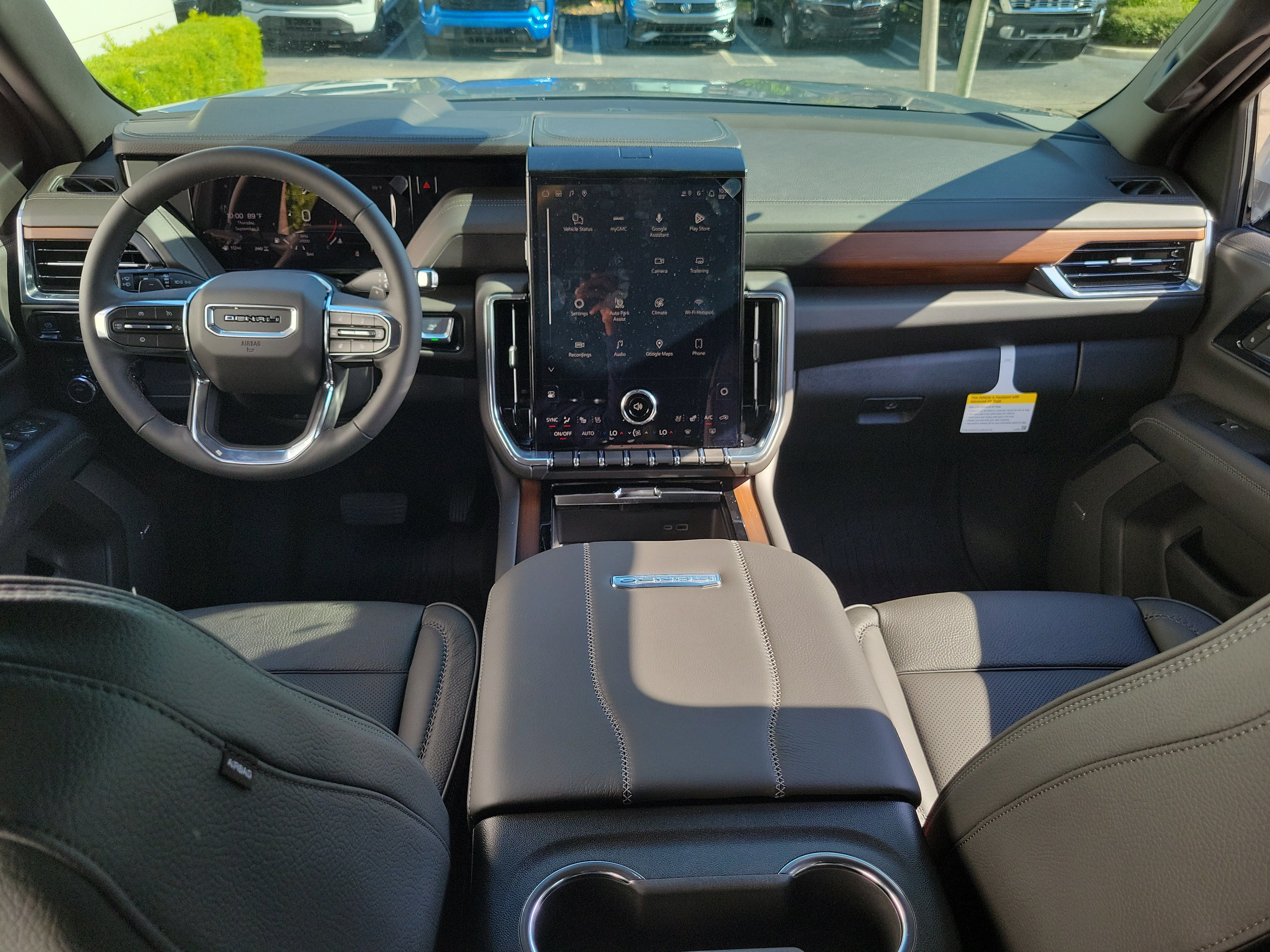 New 2026 GMC Yukon Denali w/ Sun & Power Step Package AWD/4WD image 17