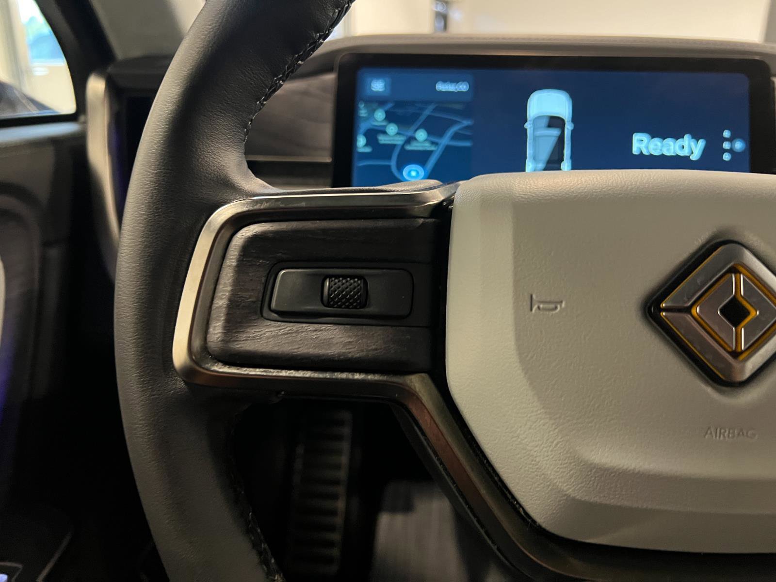 Used 2024 Rivian R1S Adventure AWD/4WD image 13