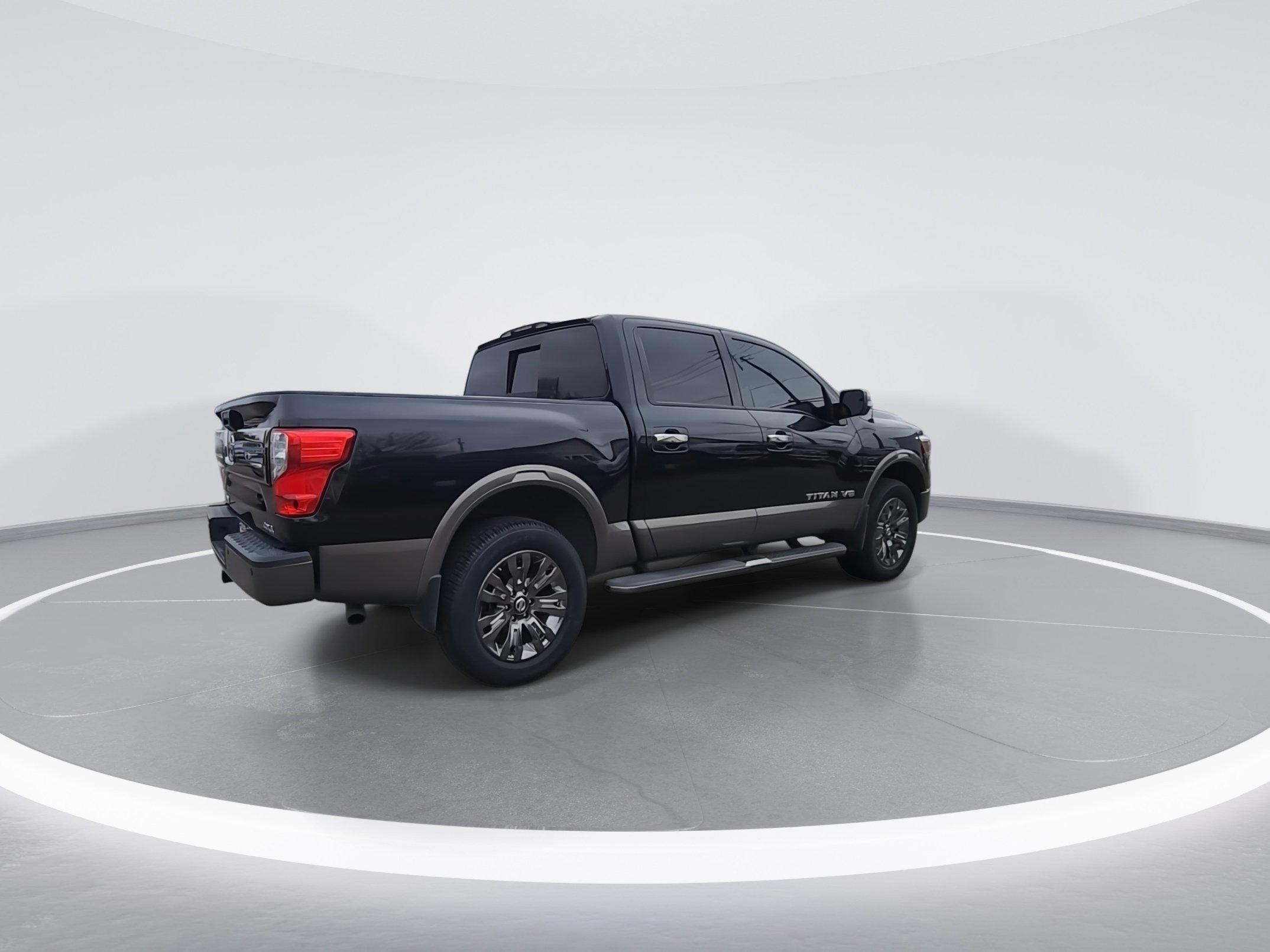 Used 2019 Nissan Titan Platinum Reserve image 8