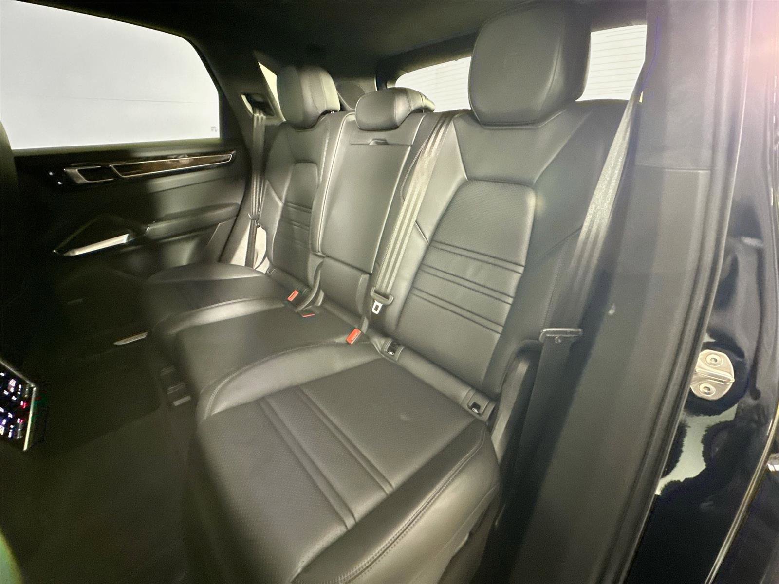 Certified 2022 Porsche Cayenne Turbo AWD/4WD image 26