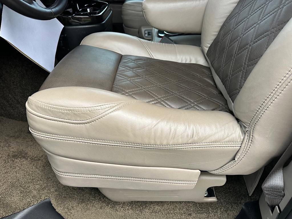 Used 2023 Chevrolet Express 2500 image 10