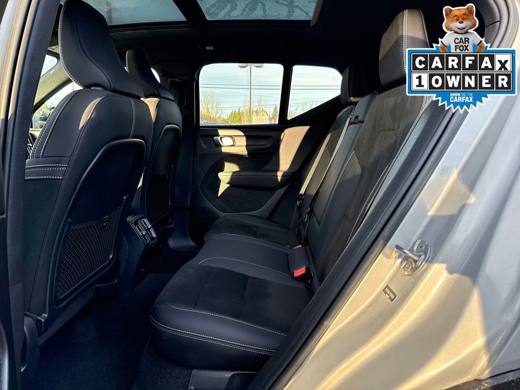 Used 2023 Volvo XC40 Recharge Plus image 27