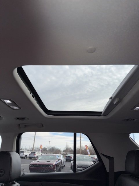 Used 2020 Chevrolet Traverse LT w/ LT Premium Package image 12