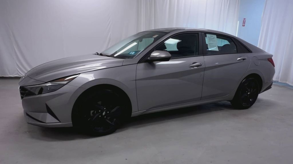 Used 2023 Hyundai Elantra SEL image 4