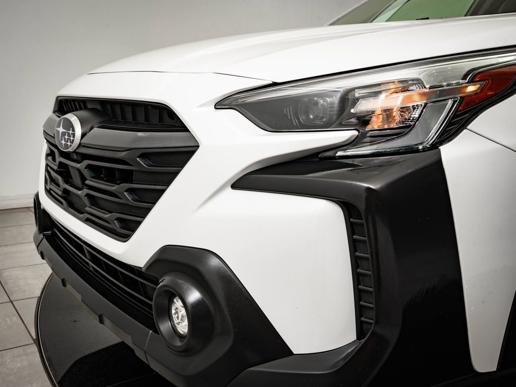 Used 2023 Subaru Outback Premium AWD/4WD image 3