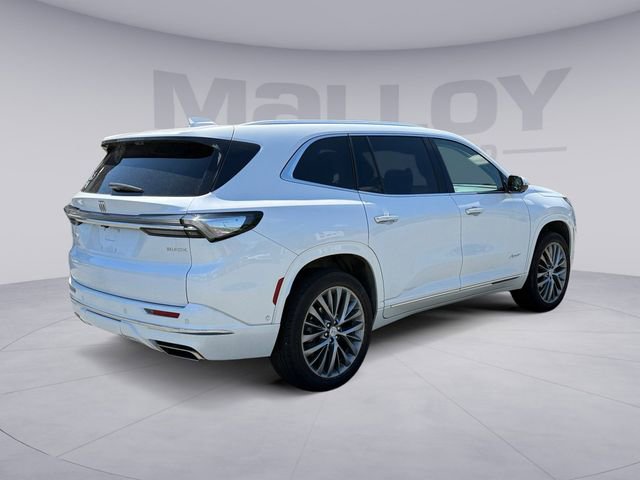 Used 2025 Buick Enclave Avenir AWD/4WD image 3