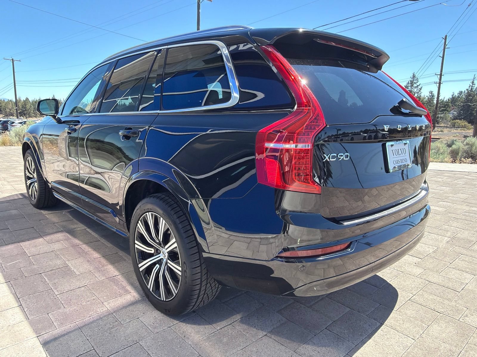 Used 2023 Volvo XC90 B5 Core w/ Protection Package Premier AWD/4WD image 5