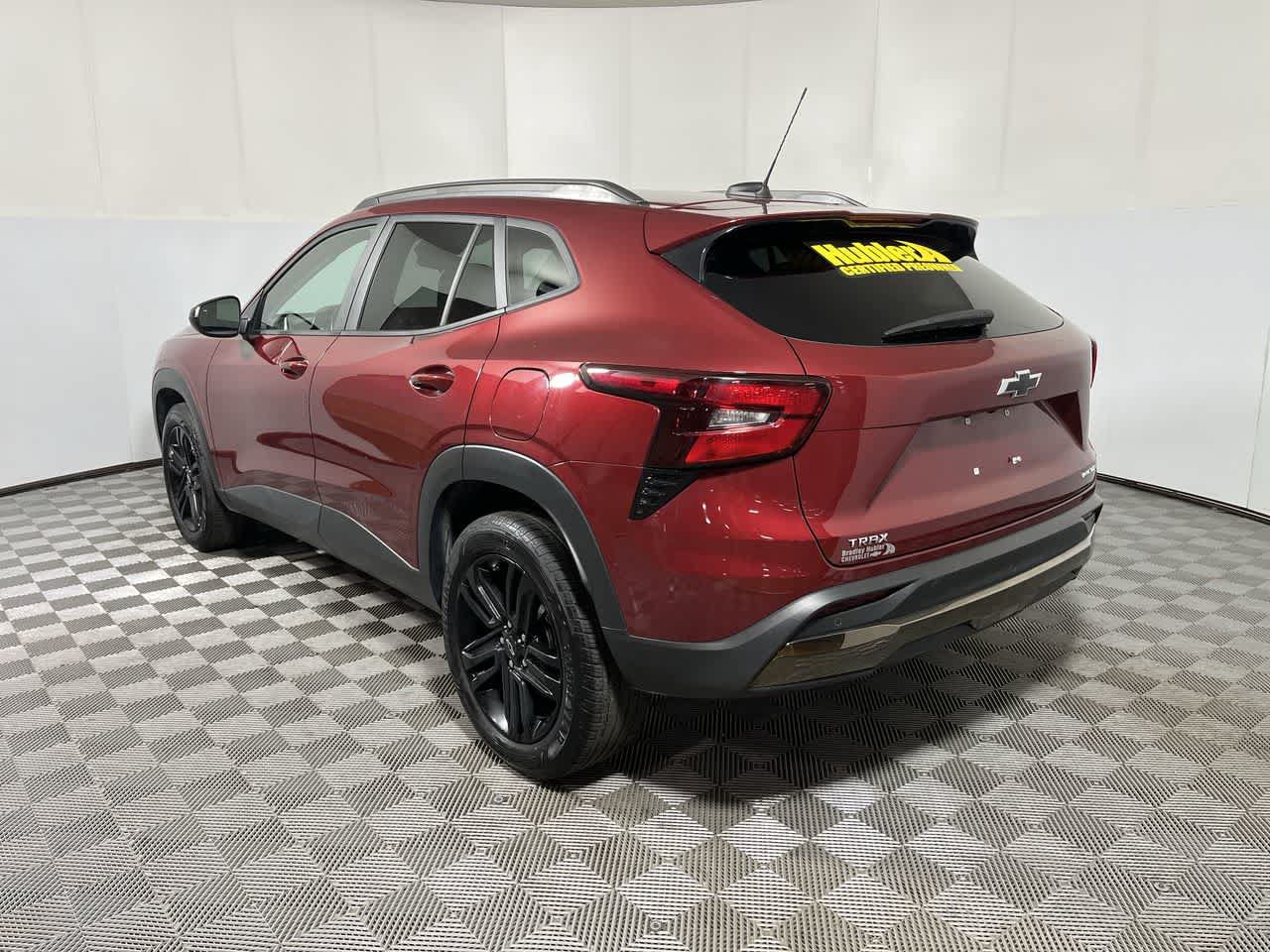 Used 2024 Chevrolet Trax ACTIV w/ Sunroof Package FWD image 6
