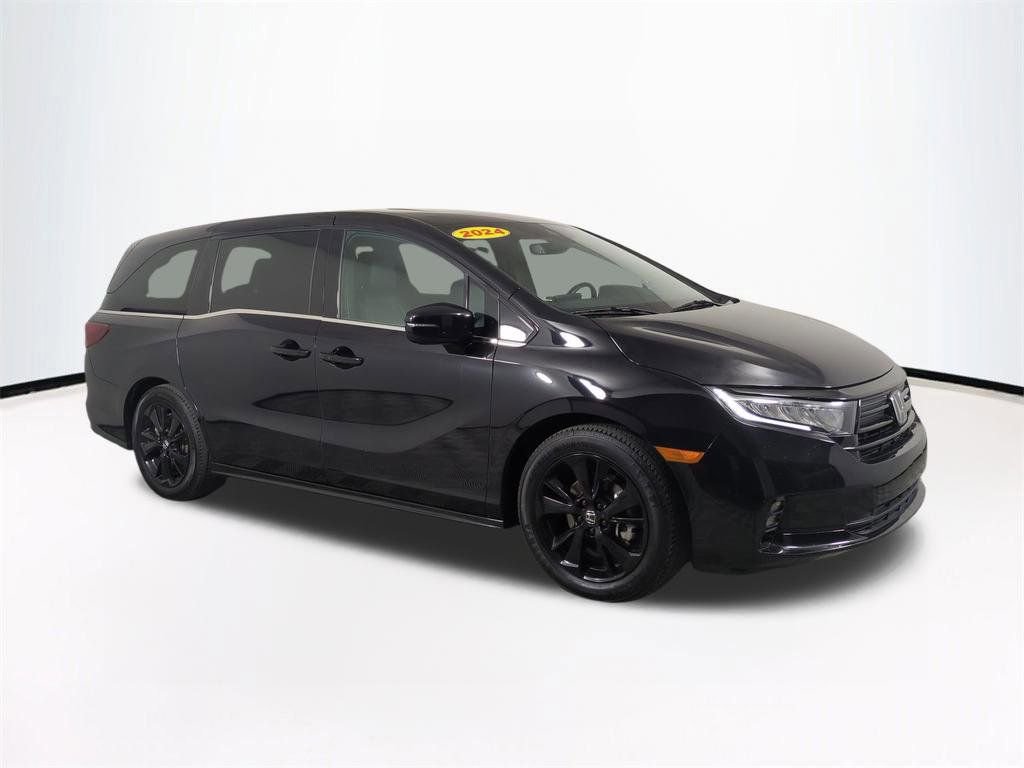 Used 2024 Honda Odyssey Sport image 2