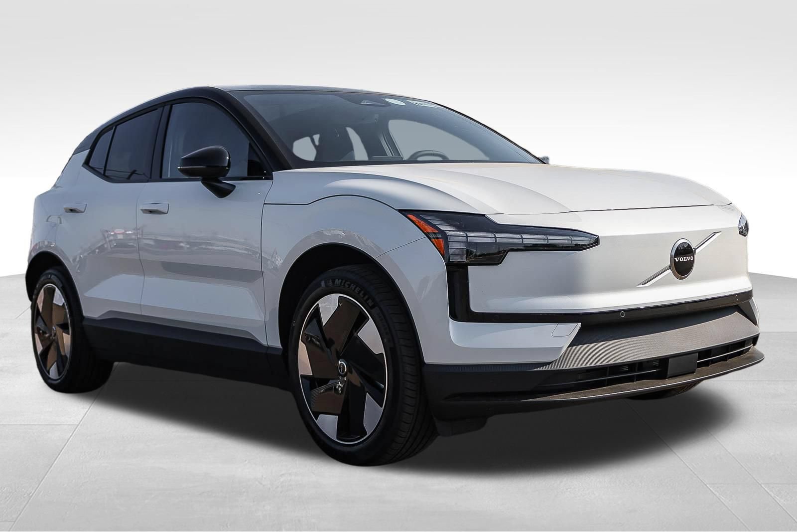 New 2026 Volvo EX30 Plus w/ Protection Package Premier AWD/4WD image 3