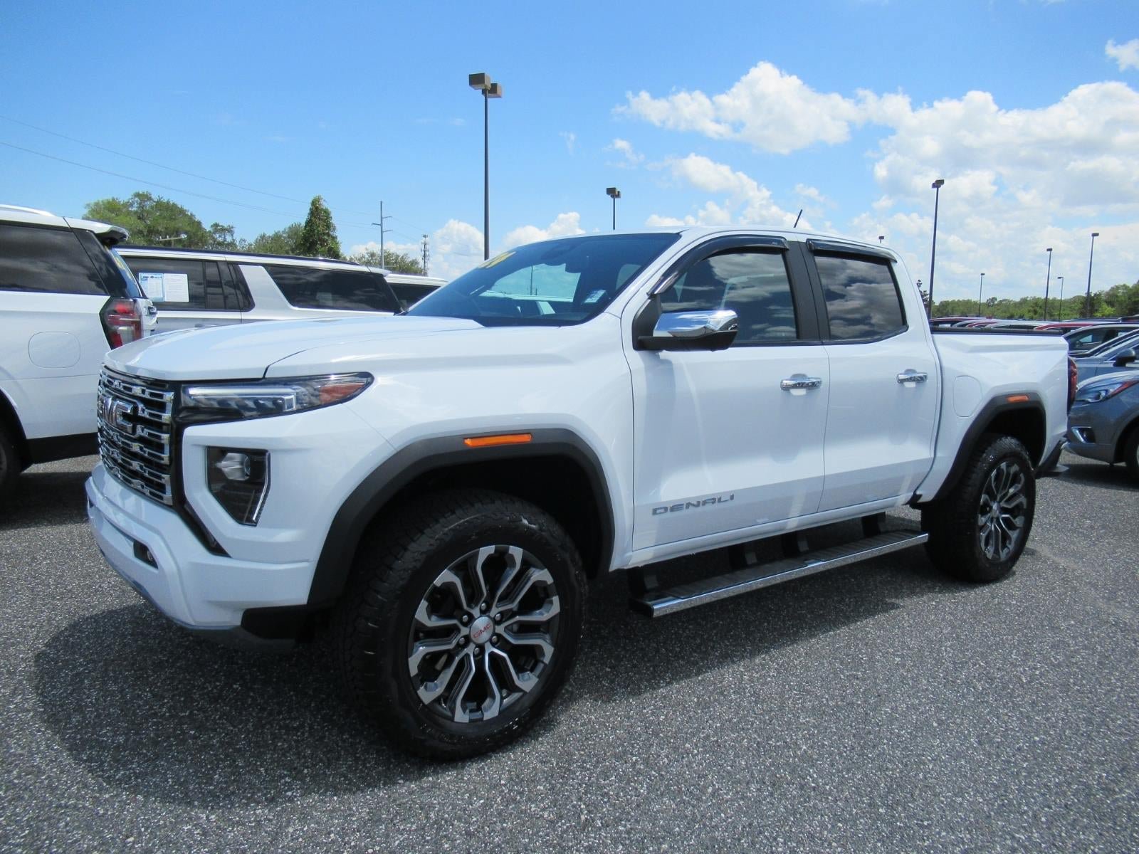 Used 2024 GMC Canyon Denali AWD/4WD image 4
