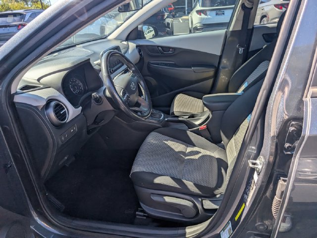 Used 2021 Hyundai Kona SEL w/ Cargo Package FWD image 11