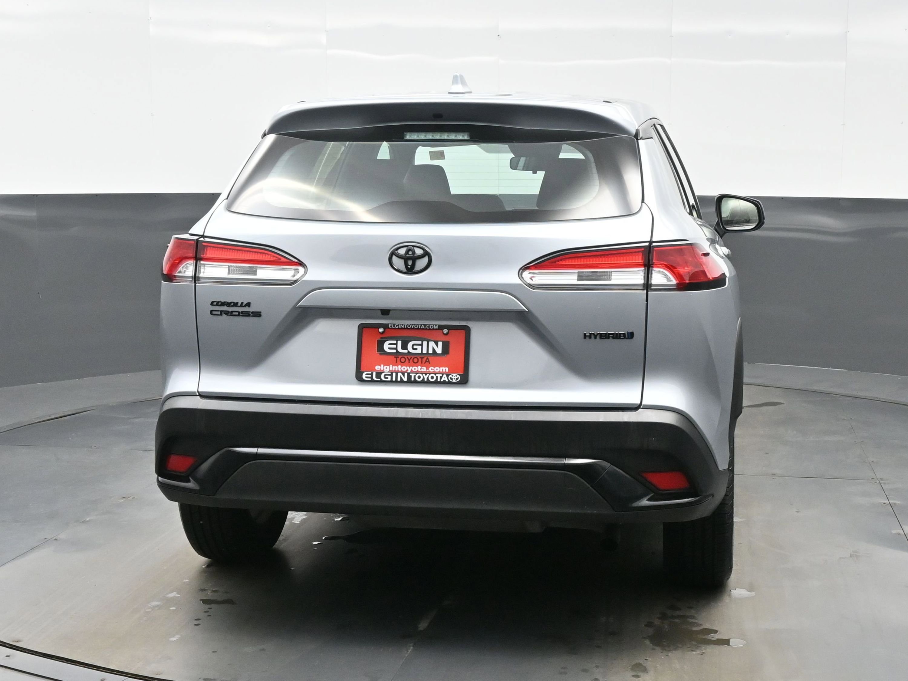 Used 2024 Toyota Corolla Cross S AWD/4WD image 5