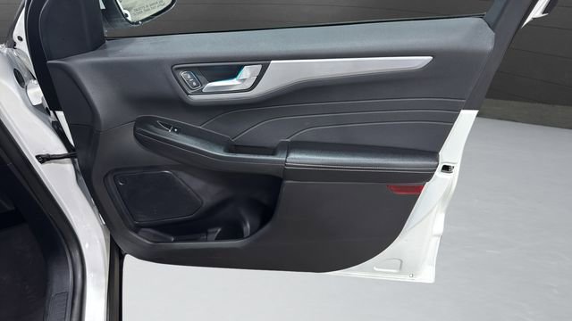 Used 2024 Ford Escape Platinum image 31