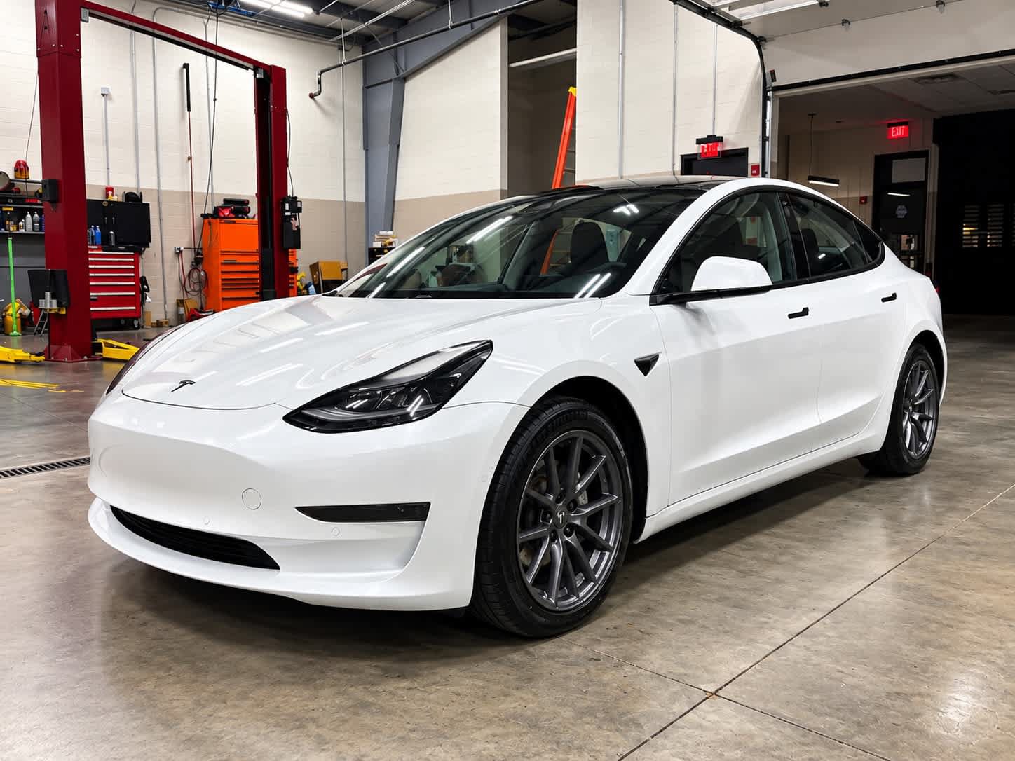 Used 2021 Tesla Model 3 Standard Range Plus RWD image 2