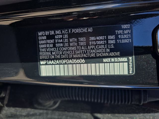 Used 2023 Porsche Cayenne Platinum Edition image 38