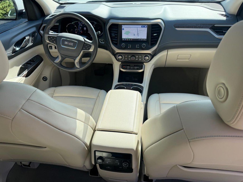 Used 2021 GMC Acadia Denali w/ Denali Ultimate Package AWD/4WD image 12