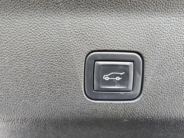 Used 2022 Chevrolet Tahoe Z71 image 19