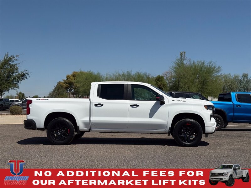 Used 2023 Chevrolet Silverado 1500 RST w/ Redline Edition AWD/4WD image 5