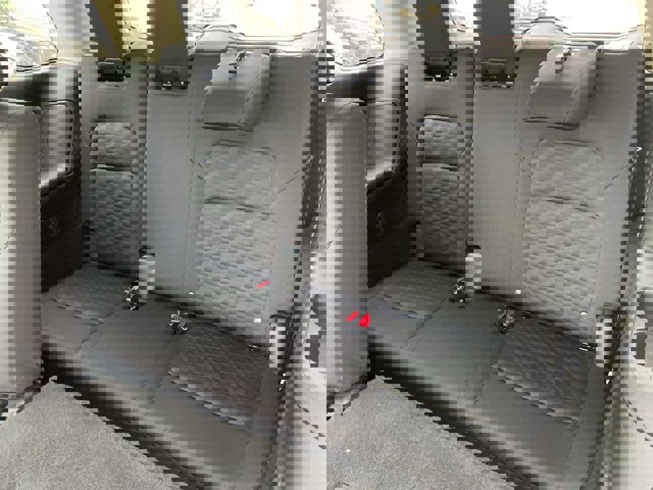 Used 2025 Nissan Pathfinder SV image 17