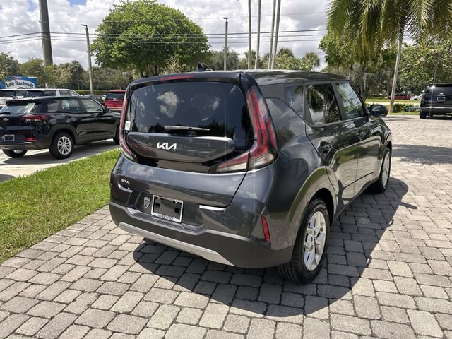 Used 2024 Kia Soul LX w/ Option Group 015 FWD image 31