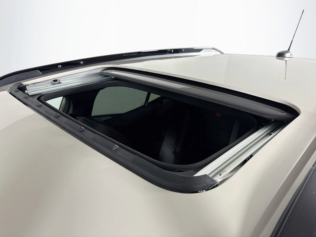 New 2026 Chevrolet Trax RS w/ Sunroof Package FWD image 21