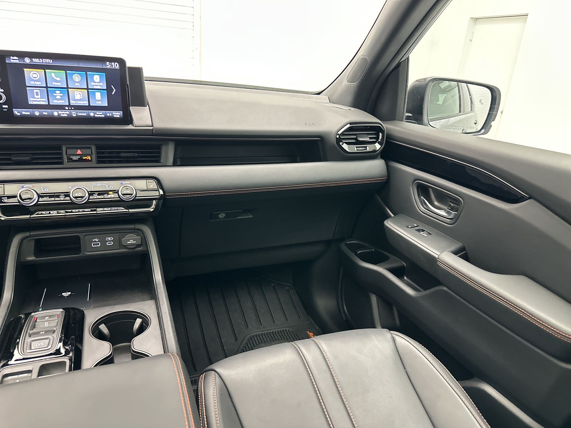 Used 2025 Honda Pilot TrailSport image 29