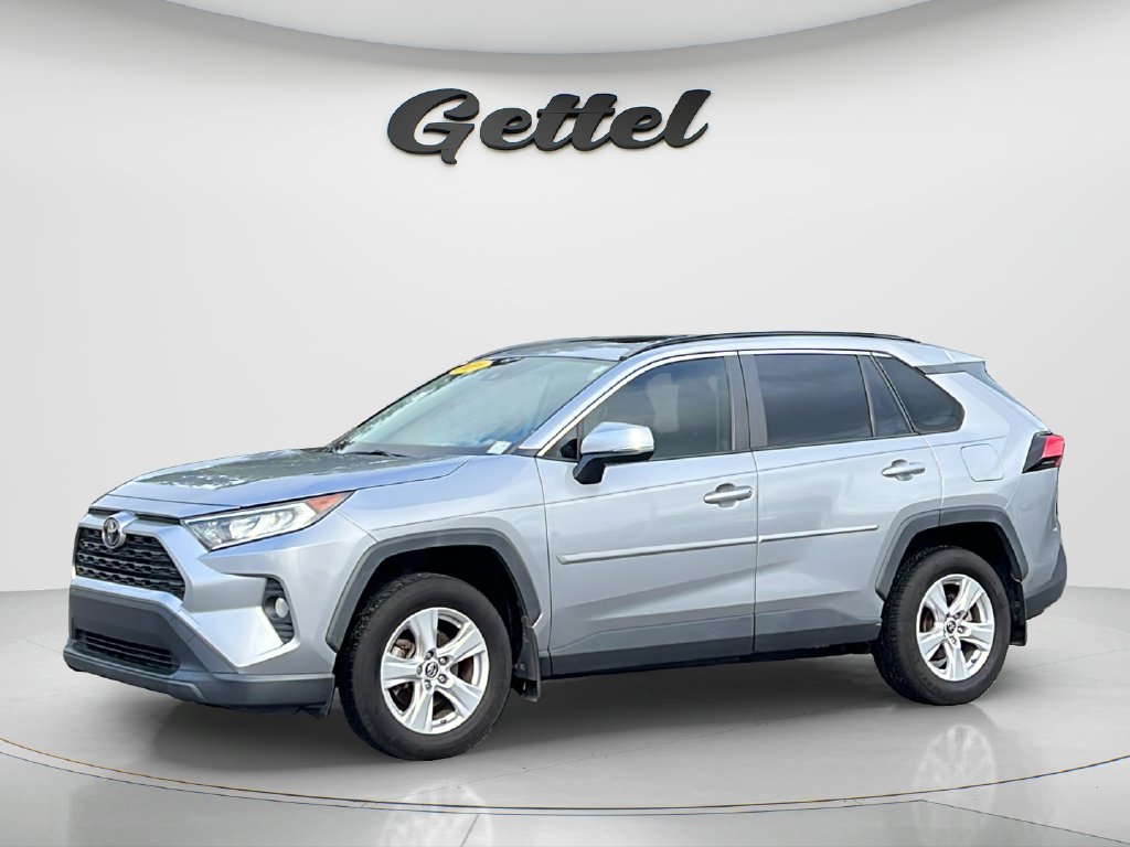 Used 2019 Toyota RAV4 XLE w/ Convenience Package FWD image 1