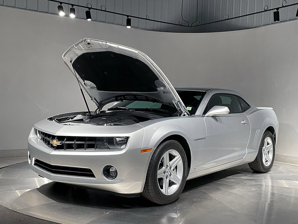 Used 2010 Chevrolet Camaro LT RWD image 27