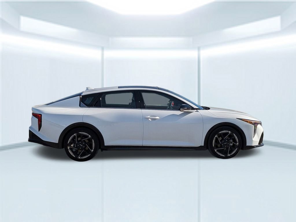 Used 2025 Kia K4 GT-Line w/ GT-Line Premium Package image 8