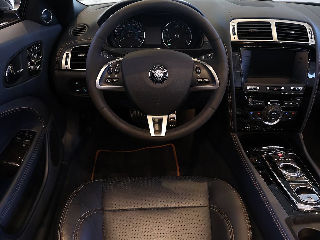Used 2014 Jaguar XK Convertible RWD image 43