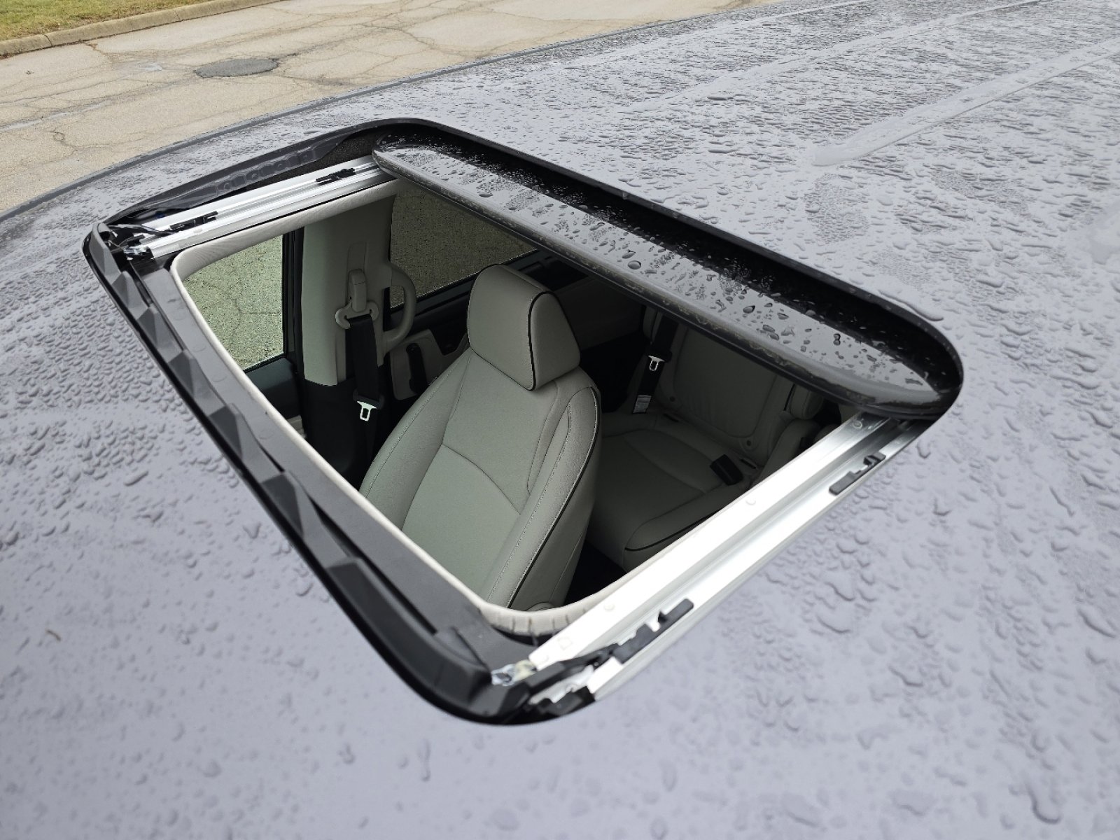 New 2026 Honda Odyssey Touring image 3