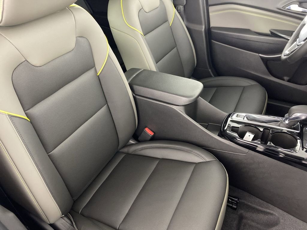 New 2026 Chevrolet Trax ACTIV w/ Sunroof Package image 27