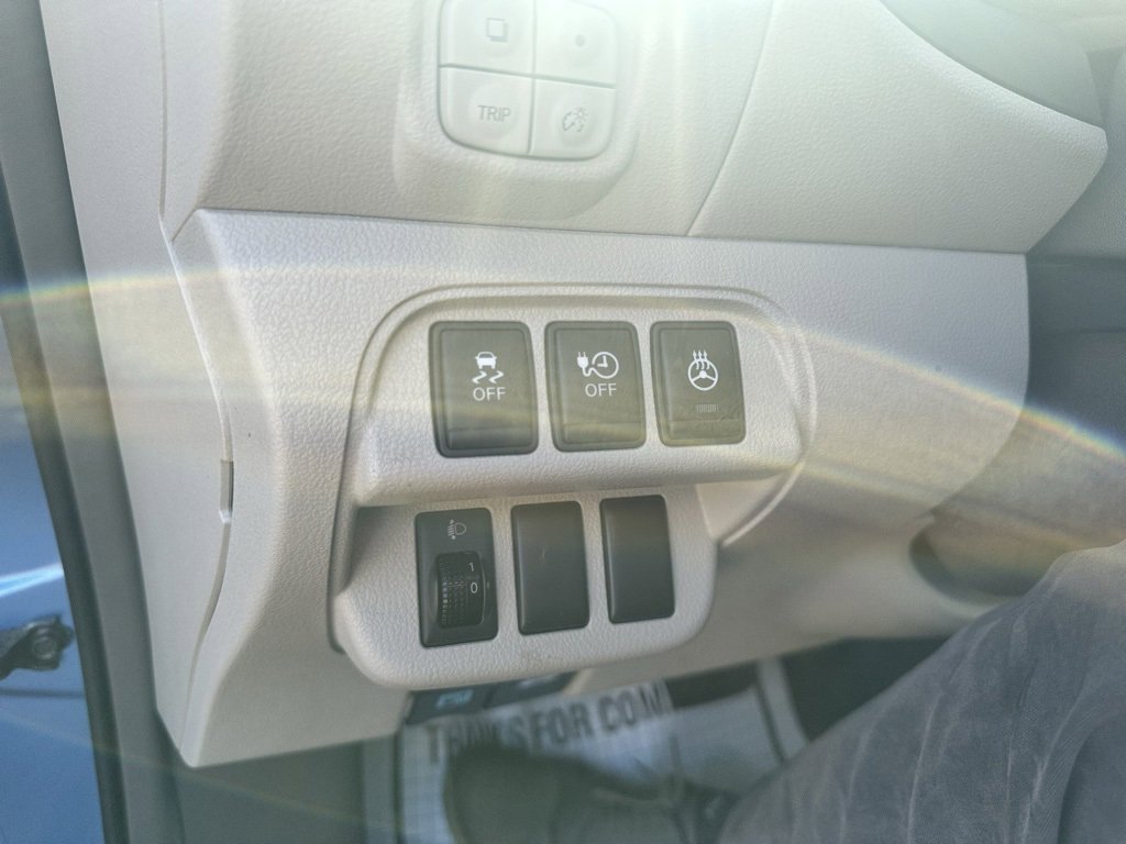 Used 2012 Nissan Leaf SL image 19