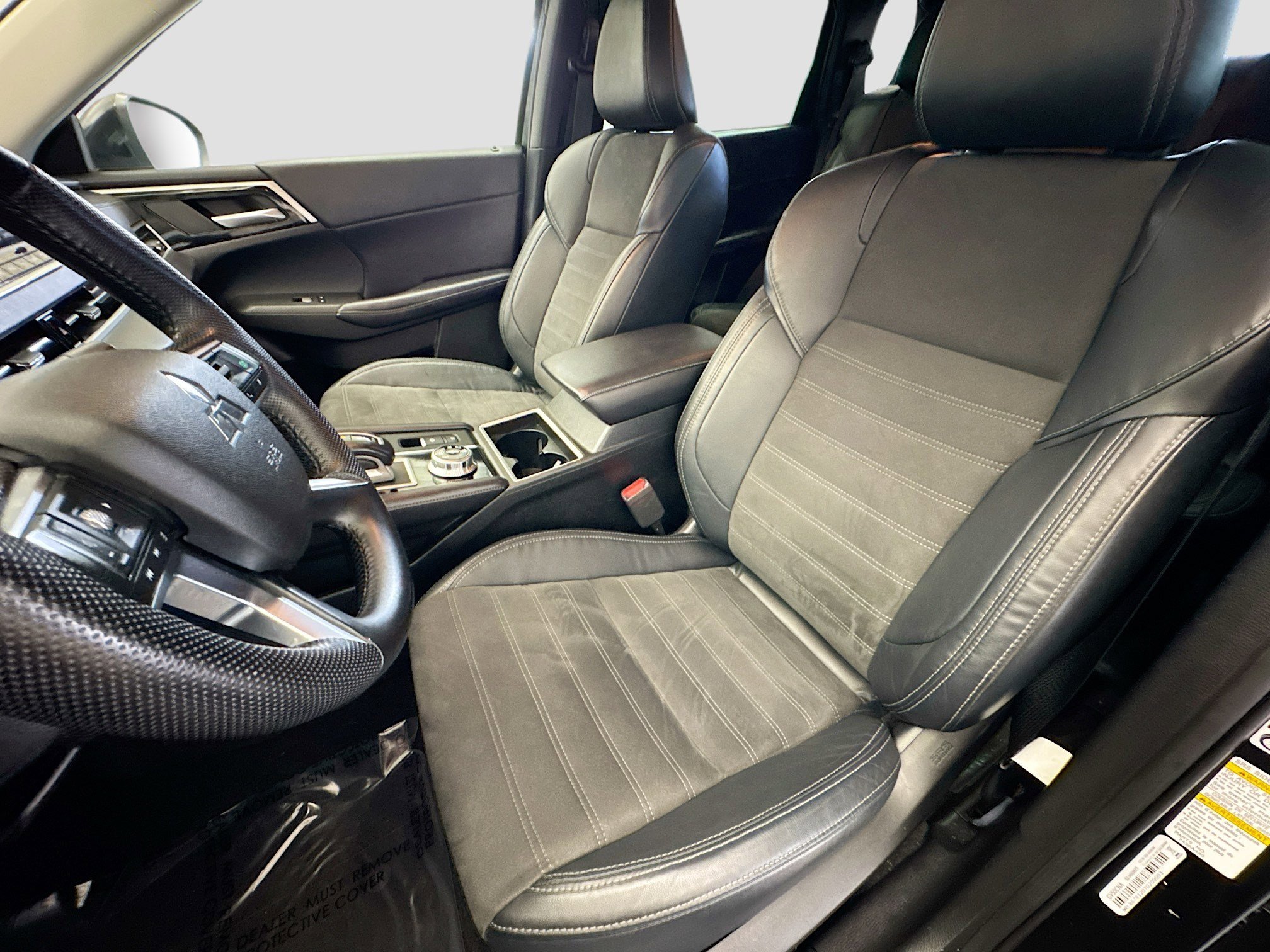 Used 2023 Mitsubishi Outlander SE image 10