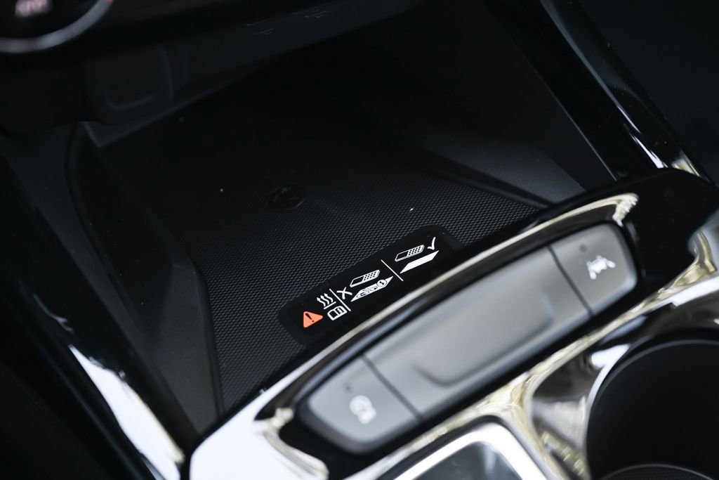 New 2026 Chevrolet Trax LT w/ Sunroof Package FWD image 28