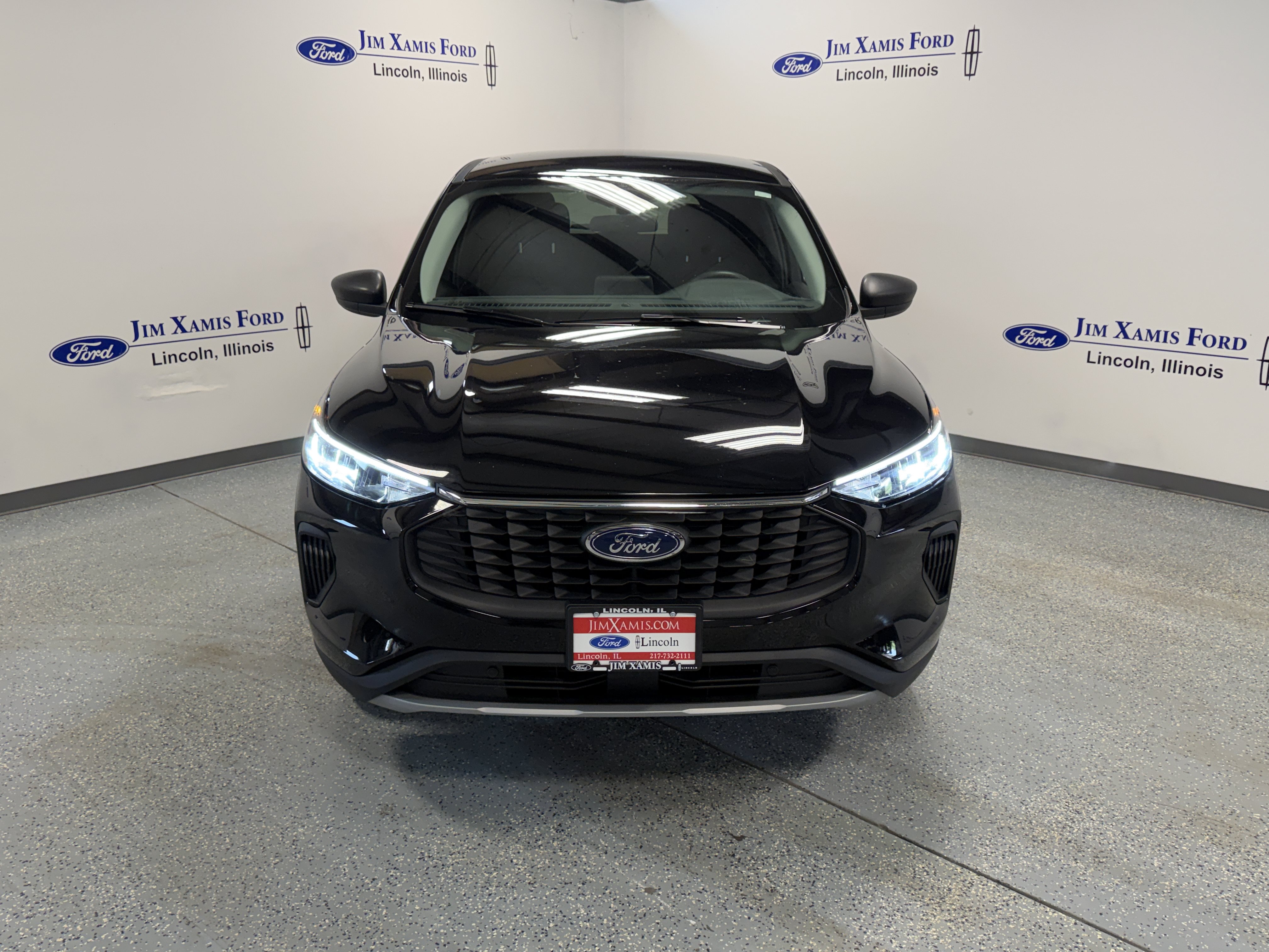 Used 2025 Ford Escape Active AWD/4WD image 2